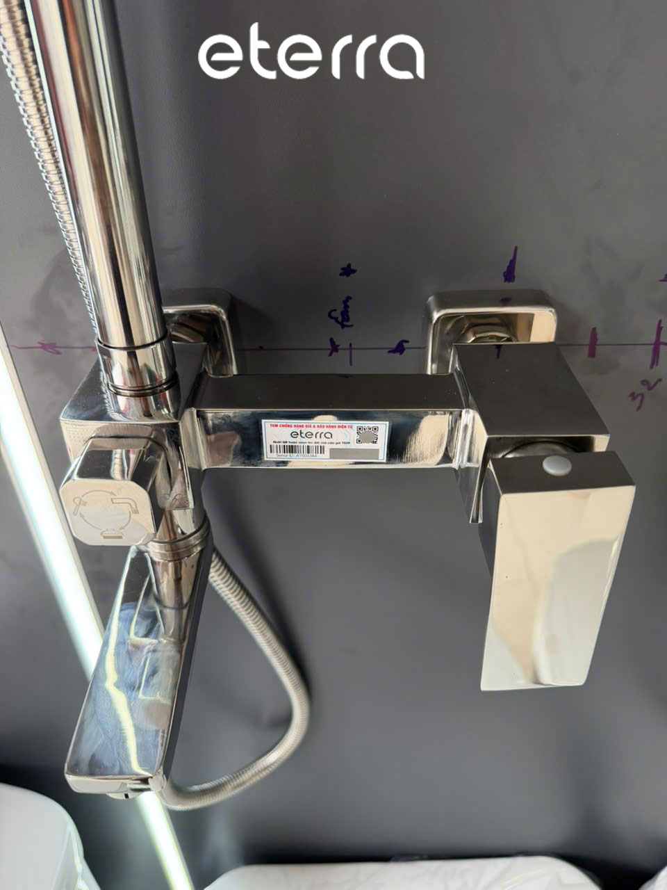 Bộ Sen Cây Tắm Đứng Nóng Lạnh Eterra ERVN-8152